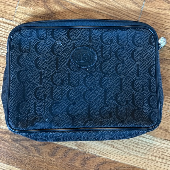 Gucci makeup bag. - Picture 1 of 3